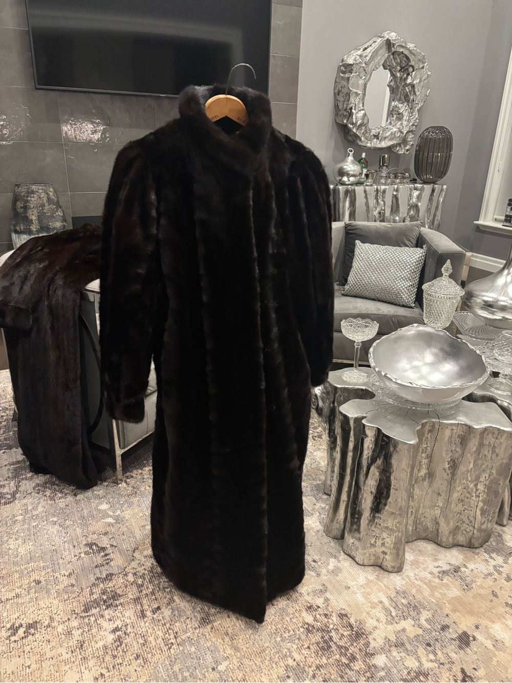 Vintage 1980s genuine mink fur coat size medium/large black brown colour